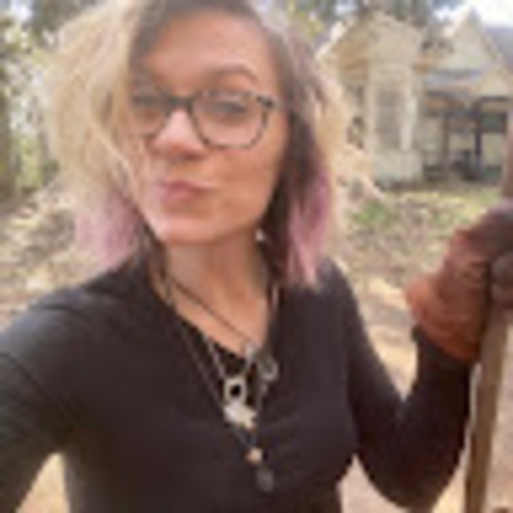 Meet your Posher, Ashley